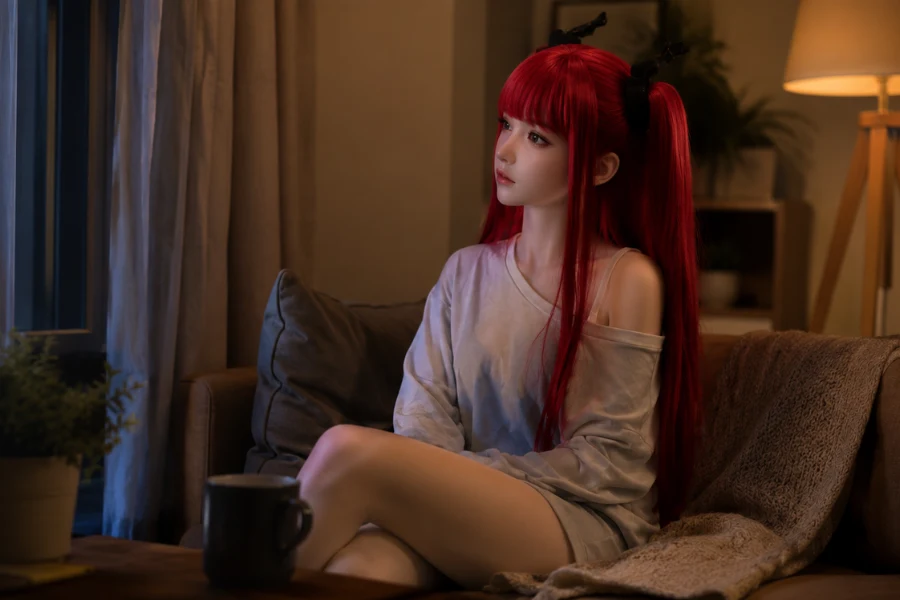 生きている女性との関係に疲れ、ラブドールとの静かな暮らしに癒やしを見出すお部屋の風景