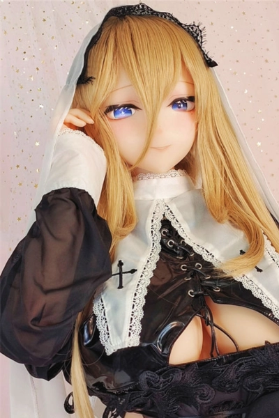 アニメらしい華やかなシルエットと、比較的軽いフルシリコンを両立